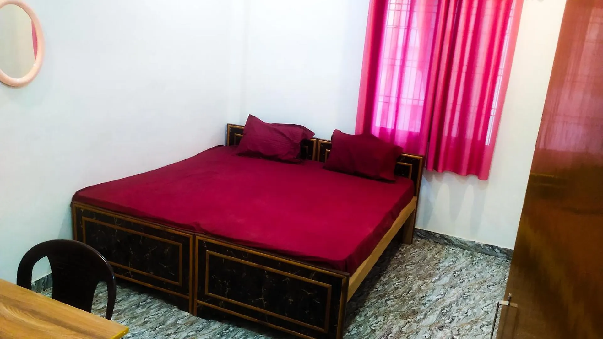 Shree Om Palace Varanasi Guest house