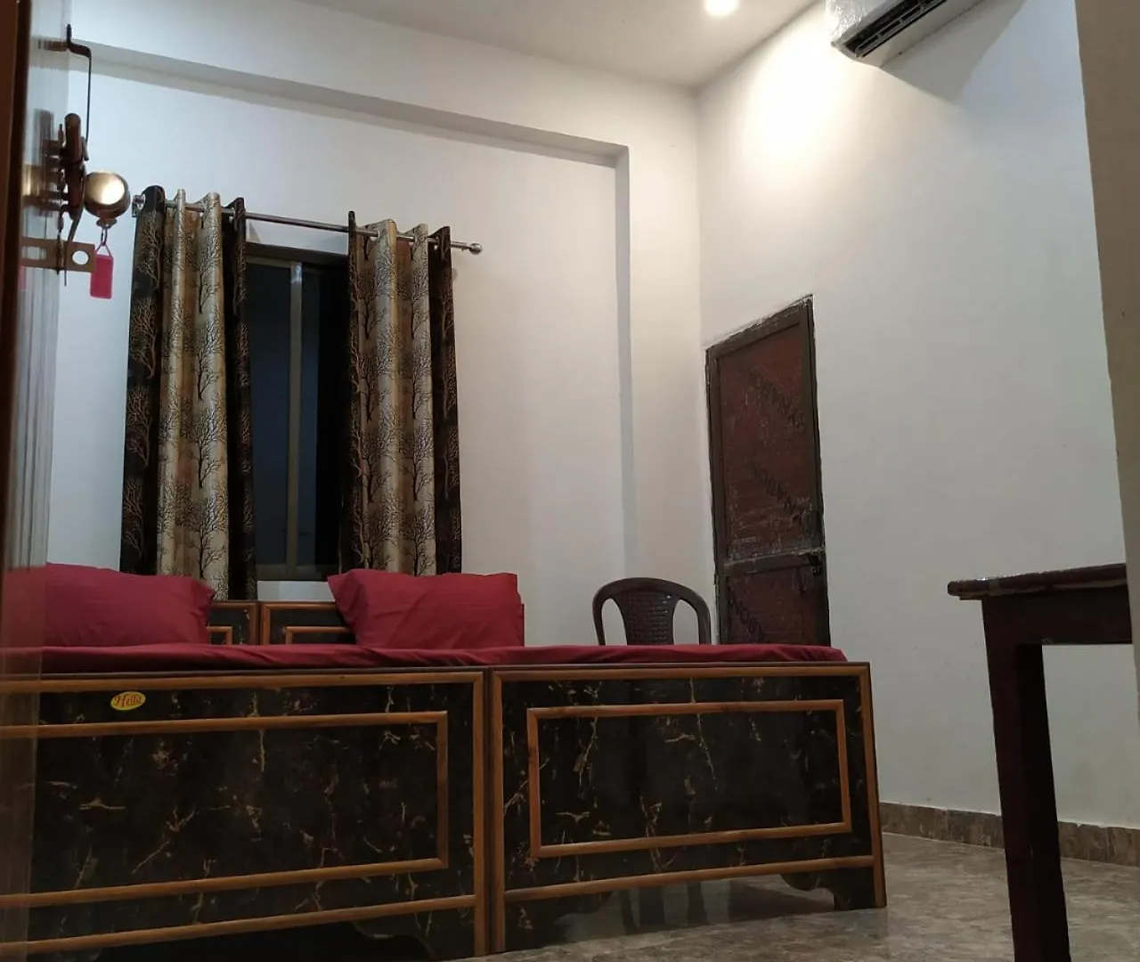Guest house Shree Om Palace Varanasi India